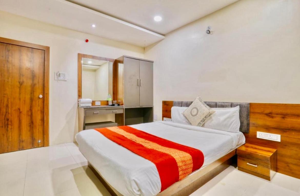 Great Divine - Location- In House Parking- Free 5g Wifi * Vrindavan