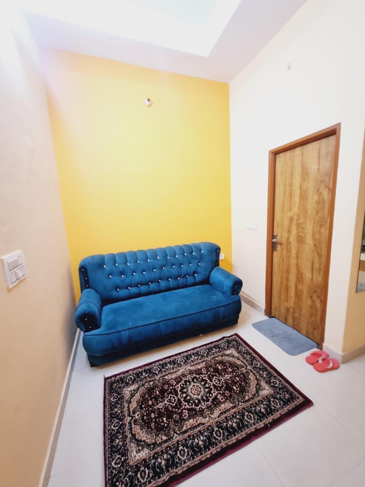 Homestay Great Divine - Location- In House Parking- Free 5g Wifi *